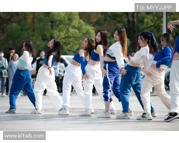 杭州街舞队与西安街舞队赛后复盘探讨灵活性表现与战术运用