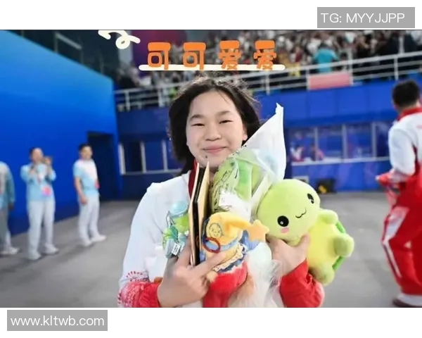 女子游泳明星突破极限 打破世界纪录为国争光创造新辉煌